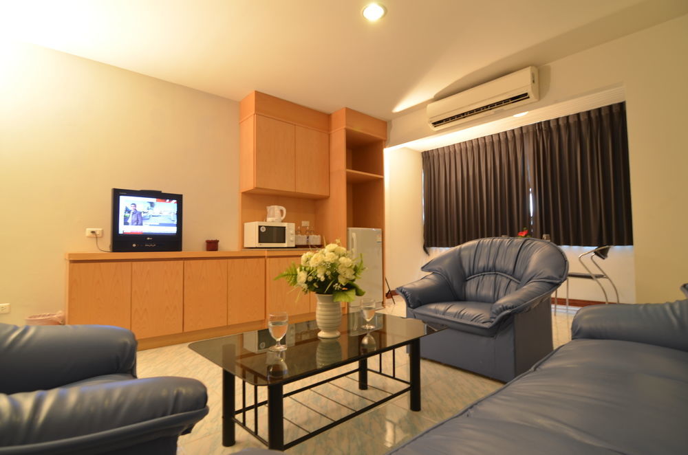 Oyo 257 Sea Paradise Hotel Саттахип Экстерьер фото