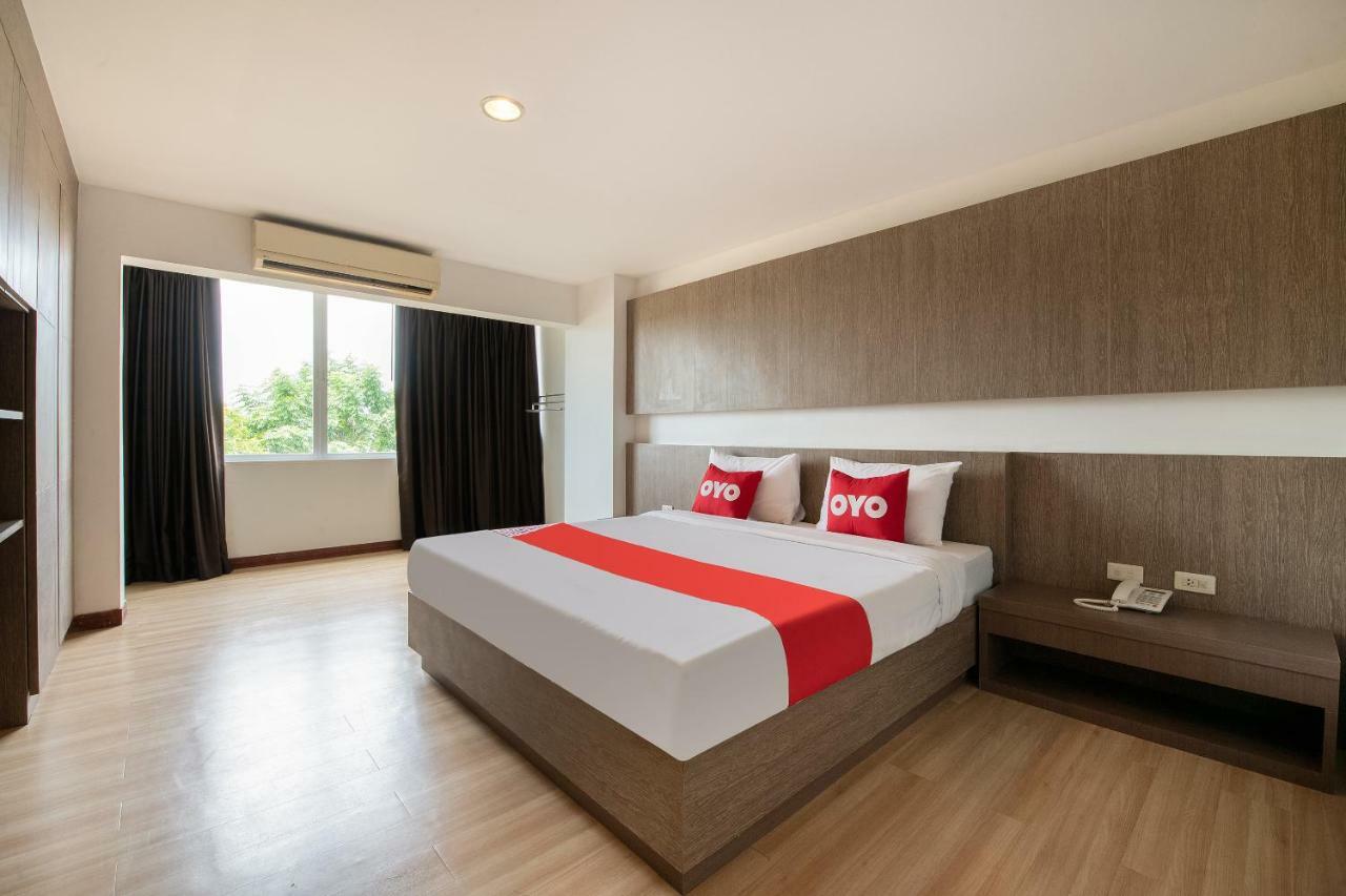 Oyo 257 Sea Paradise Hotel Саттахип Экстерьер фото
