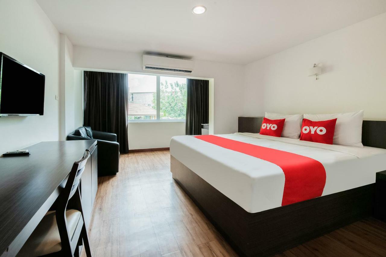 Oyo 257 Sea Paradise Hotel Саттахип Экстерьер фото
