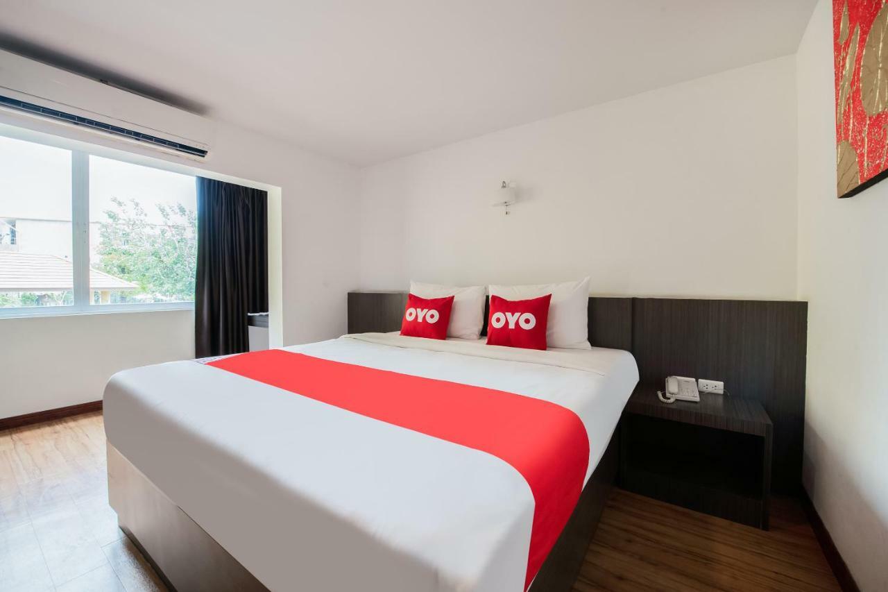 Oyo 257 Sea Paradise Hotel Саттахип Экстерьер фото