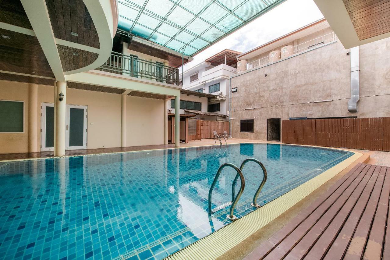 Oyo 257 Sea Paradise Hotel Саттахип Экстерьер фото