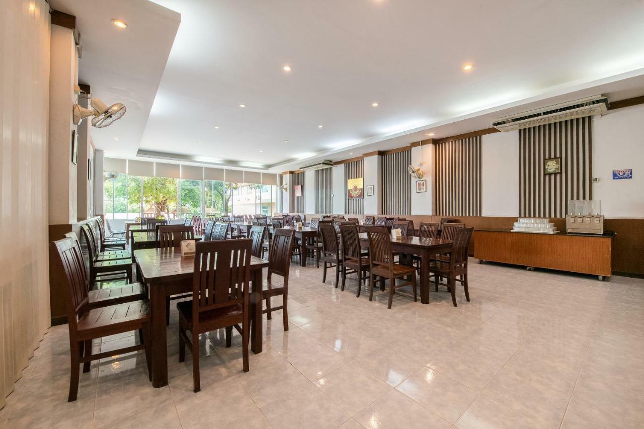Oyo 257 Sea Paradise Hotel Саттахип Экстерьер фото