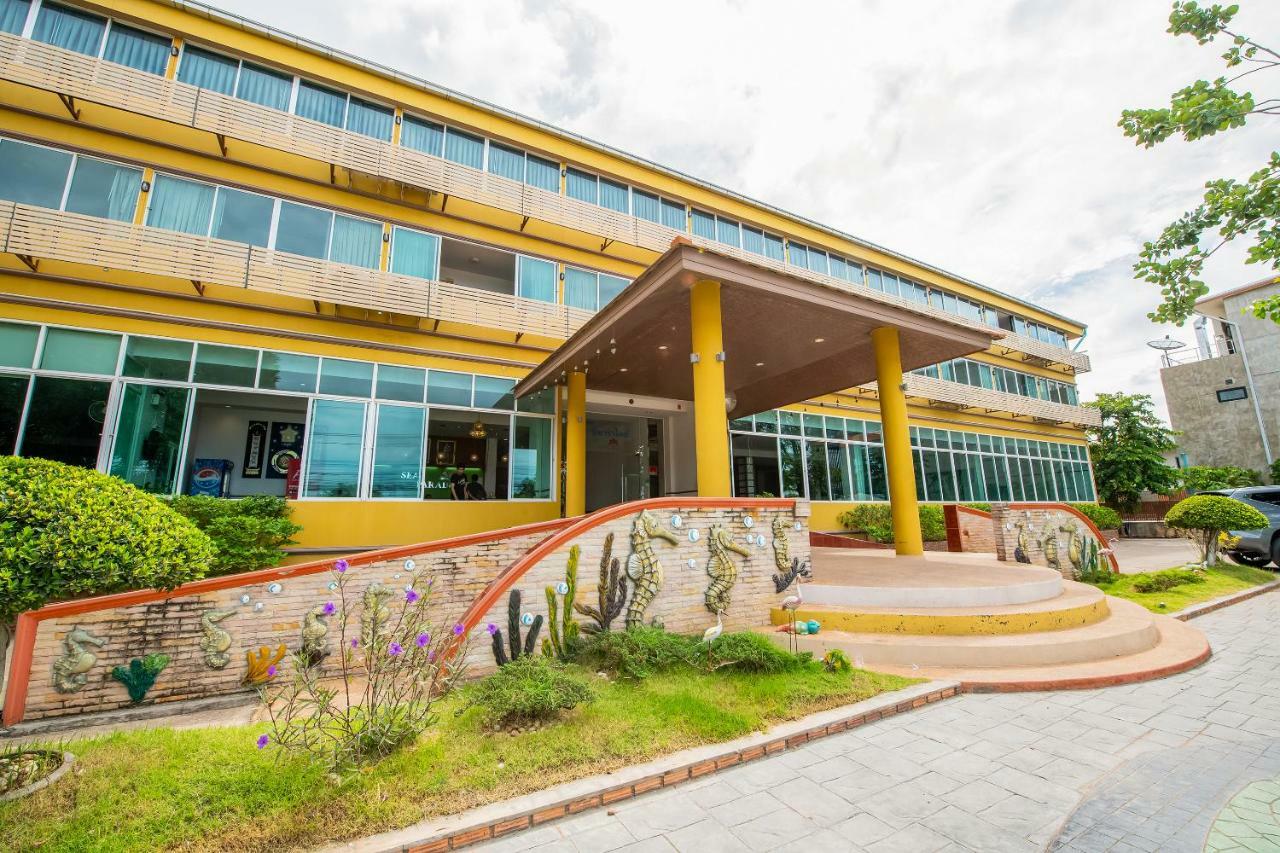 Oyo 257 Sea Paradise Hotel Саттахип Экстерьер фото