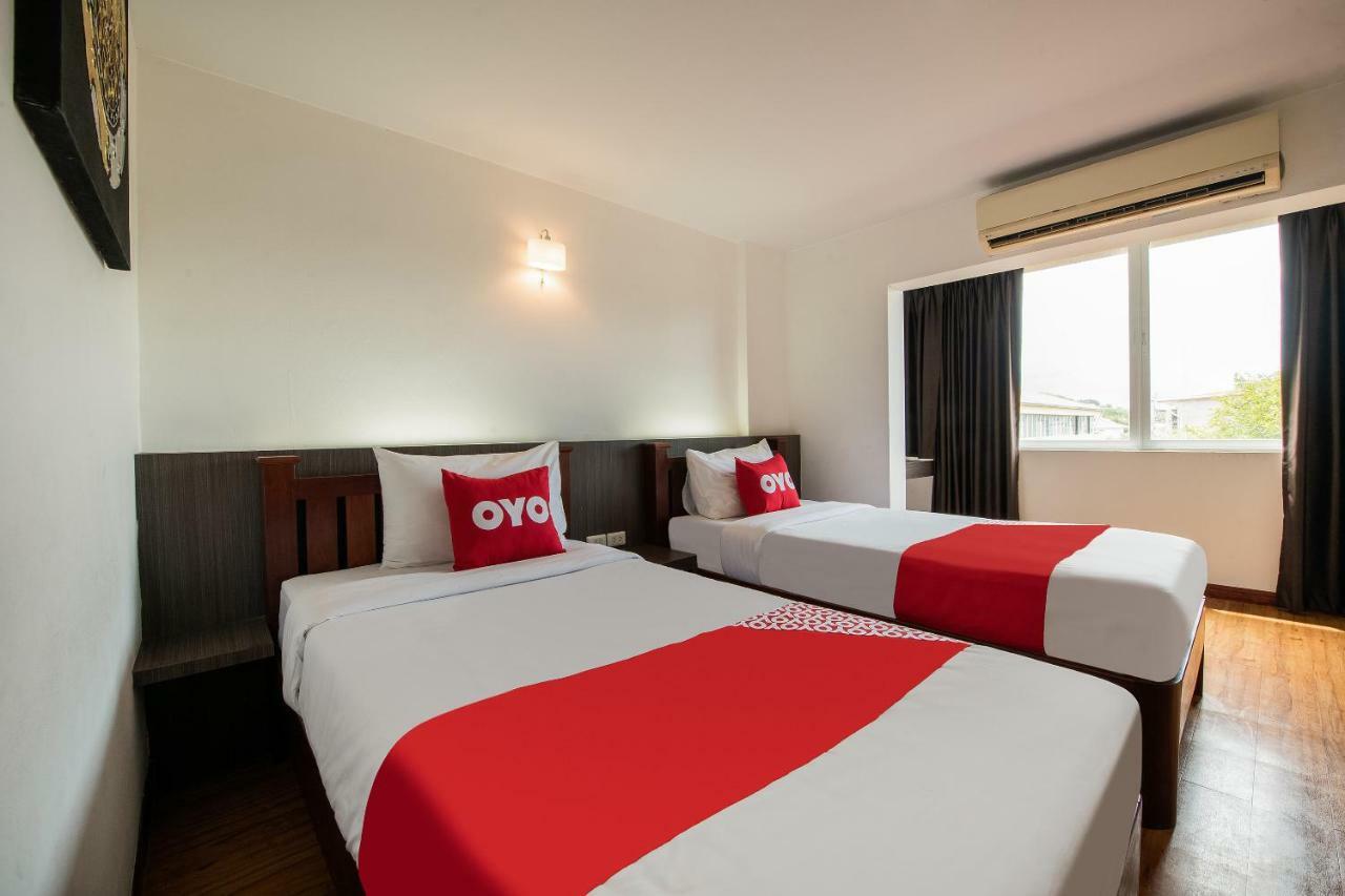 Oyo 257 Sea Paradise Hotel Саттахип Экстерьер фото