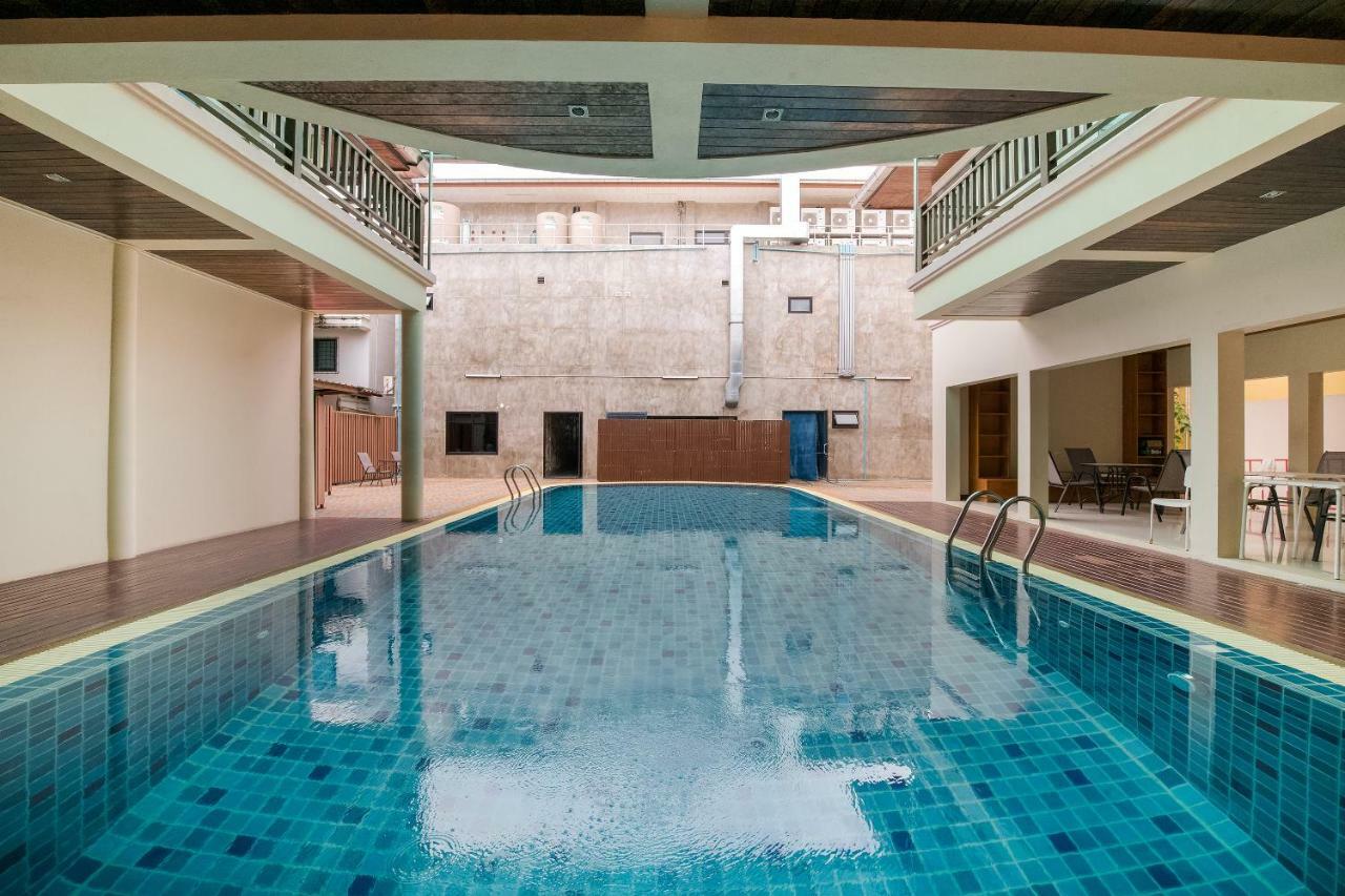 Oyo 257 Sea Paradise Hotel Саттахип Экстерьер фото