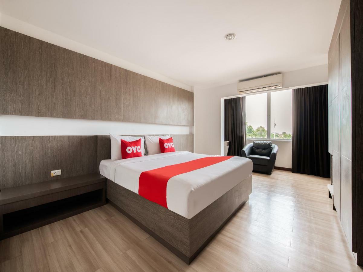 Oyo 257 Sea Paradise Hotel Саттахип Экстерьер фото